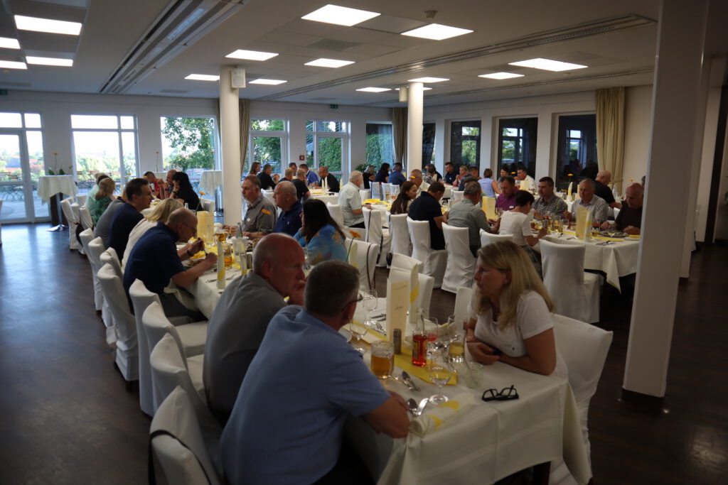 … ein, zwei… Gläschen  und einem netten Abendessen verbrachten wir einen gemütlichen Abend.