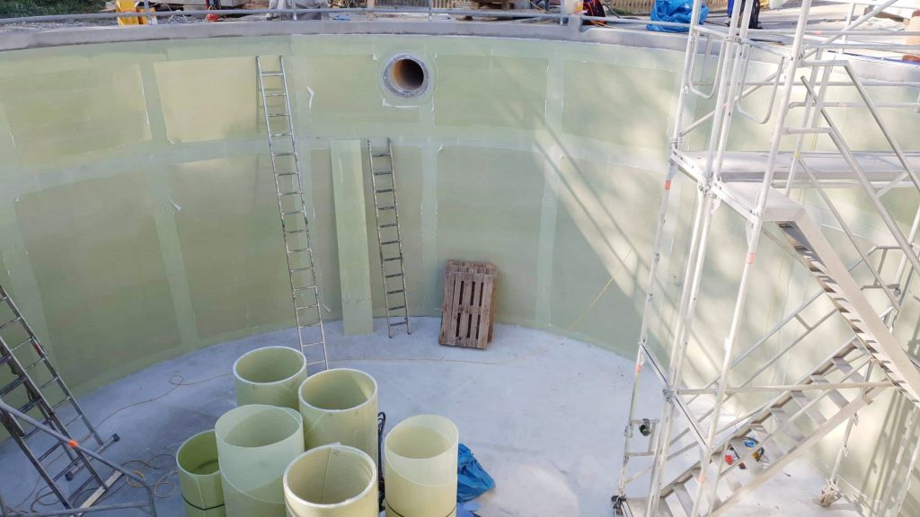 The prefabricated lining was delivered to the construction site as rolls.